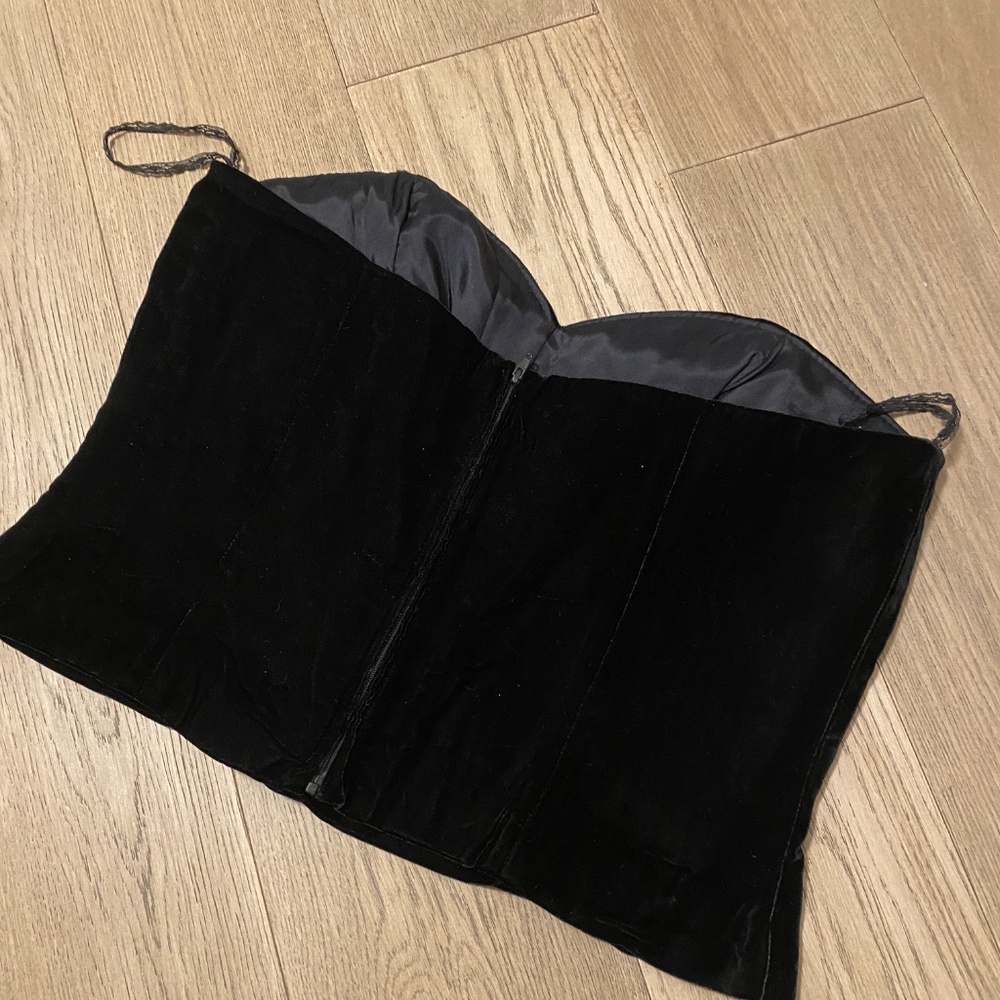 VIE by Victoria Royal Size 12 Black Velvet Strapless Zip Up Crop Top